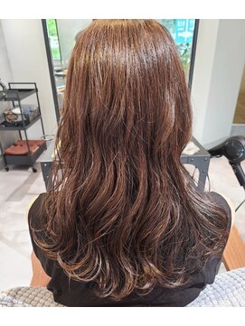 アンド(&.) カールアイロン不要のゆるふわウェーブ★美髪カラー