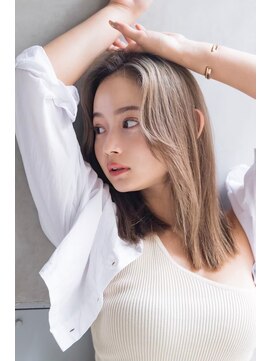 エイミー(Aimee) Aimee 町田 フェザーバング×ブロンドヘア