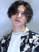 コンフィデンス メンズヘアー(confidence MEN'S HAIR)&nbsp;ツイストスパイラルパーマ センターパートマッシュウルフ
