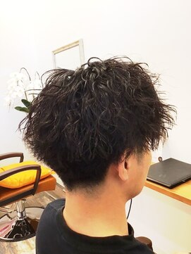 ピールアーク(peal ark) マッシュ×ツイストスパイラルパーマ