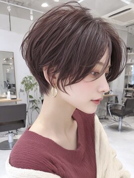 エダ 鎌倉(edA.) ショートボブ/レイヤーカット/ハイライト/白髪ぼかし