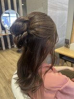 シーン(SeeN.)&nbsp;ゆるっとカチモリ風ハーフアップ