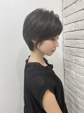 メモリーズ 銀座(Memories) 40代50代くびれショートボブ前髪とトップにボリュームアップ