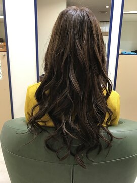 リル 住之江(LiL') 【ツヤ感】ゆるふわウェーブスタイル