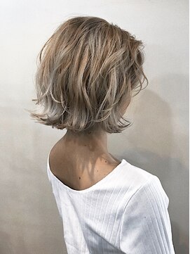 リタ ヘアメイク(Rita hair make) ハイトーンボブ