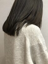 エイチ(811)&nbsp;ミニウルフホワイトグレージュレイヤーカット大人ショート美髪