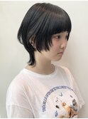 黒髪外ハネマッシュウルフオン眉銀座ショート