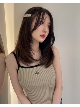 ラル 立川(lar) 暗髪レイヤーカット_ネビージュこなれミディ20代30代40代