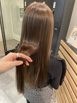 アイリー 名古屋(A/LEE) アッシュベージュ