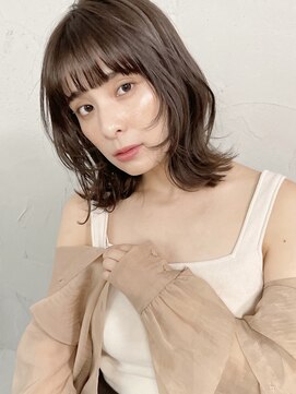 ラ ファブリック 草加(LA FABRIQUE) ミディアムロブ　外ハネミディアム　アッシュブラウン