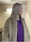 ハイトーングレージュのパツンとロング