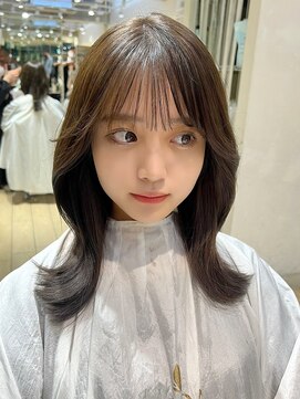 アフロート ディル(AFLOAT D'L) 表参道アフロート張替 鎖骨下ミディアムスタイル シースルー