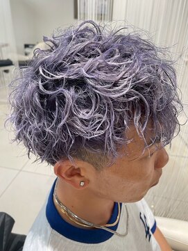 トゥルートラスト オムオム 甲府和戸(True Trust HOMME HOMME) メンズ おしゃれな大人のパーマスタイル ブルーラベンダー