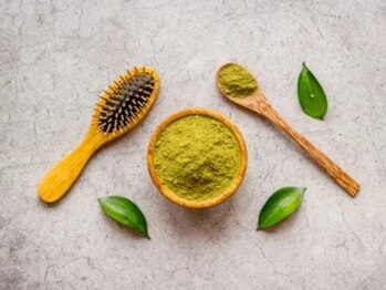 マフィス(MAFIS)の写真/上田市でも数少ないヘナ取り扱い店舗！髪のダメージを最小限に抑えてくれるから、艶髪が叶う☆