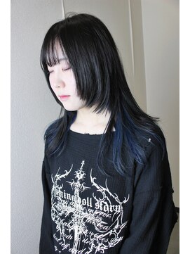 ビアージュ(Viage) :ロングウルフ風シルエット　:えりあしインナーカラー　:ブルー