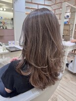 ボネッカ 鶴見(BONECCA)&nbsp;レイヤーカット/白髪ぼかしハイライトカラー/ラベンダーピンク