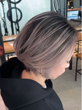 サロウィン 下北沢(SALOWIN) グレーパールのシャドールーツ