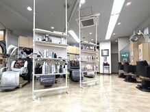 美容室 佐竹の雰囲気（明るく清潔感のある空間づくりを大切にしています。）