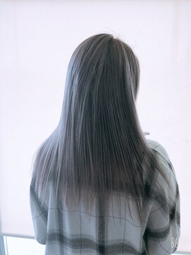 イロヘア アンジョウ(ilo.hair anjo) シルバー×アッシュ