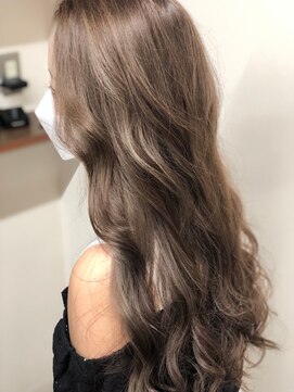 ベルクープス 天王寺店(Belle Coupes) 【BelleCoupes】吉岡知里  ハイライトカラー ヌーディーベージュ