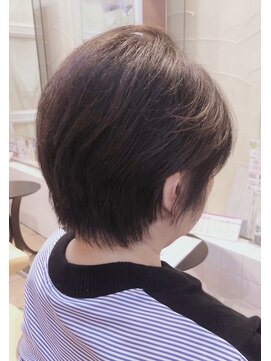 ティエル(Tiele) 耳掛けxくびれショート