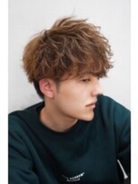 アイトーキョー 名古屋栄(AI TOKYO) スキンフェード/韓国マッシュ/センターパート[名古屋駅/栄駅]