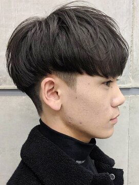 オーシャントーキョー ホワイト 原宿(OCEAN TOKYO WHITE) メンズ黒髪ツーブロック刈り上げマッシュショート