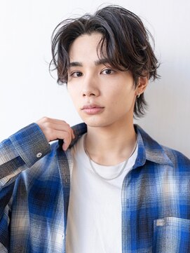 イオ 本厚木(io) 波巻きスパイラルパーマセンターパートウルフハイライト