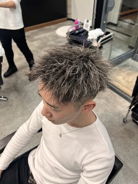 イーラ(era) メンズパーマホワイトメッシュツイストジェットモヒカン