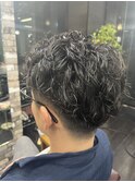 かき上げヘア七三ヘアツーブロックメンズ波巻きスパイラルパーマ