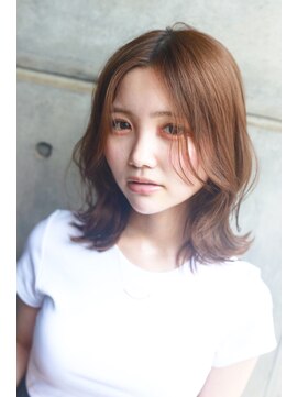 エミュ 新宿(emu) くびれヘア大人可愛いレイヤーミディアム