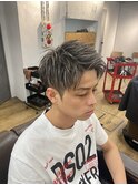 ハイライトカラー　刈り上げアップバングショート