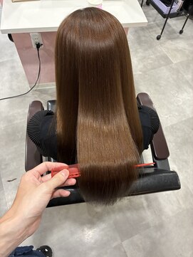 トゥーレ(Tule) 乾かすだけでこの艶感！酸性縮毛矯正で叶うナチュラルストレート