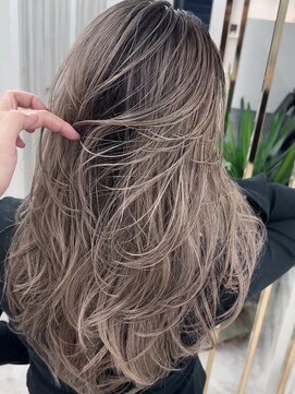 エトワール(ETOILE) バレイヤージュカラー/レイヤーカット/ケアブリーチ 三ノ宮/元町