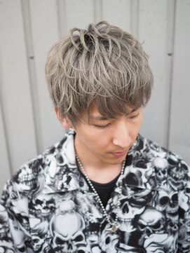 クレアトゥール イズミ(createur IZUMI) men'sホワイトグレージュ