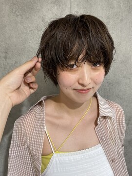 エアー 青山(AIR) 前髪あり耳掛け丸みボブコンパクトショート20代30代40代