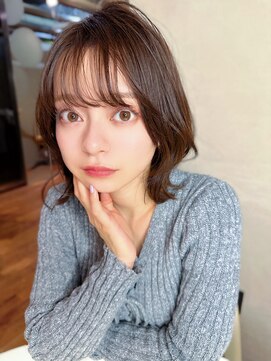 クーエフー(coo et fuu) レイヤーミディレイヤーカット透明感カラーオリーブベージュ