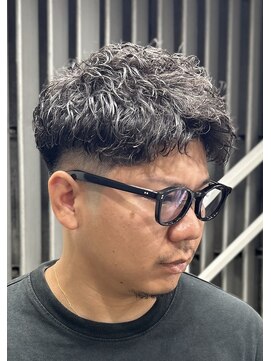 ドルクス 上野店(Dorcus) スパイキーパーマ/ツイストスパイラル/フェードカット