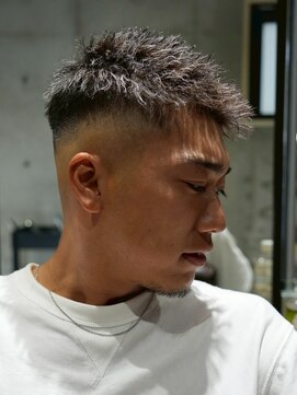 メッツ 原宿(METS) MEN'S/ツイストピンパーマ×フェード×ハイライト/短髪
