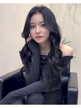 ベル 新宿(Belle) 低めレイヤーカット×透明感暗めカラー