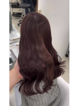 イオエ(ioe) ミディアムレイヤー/ツヤ髪スタイル/グレージュ/ショートボブ