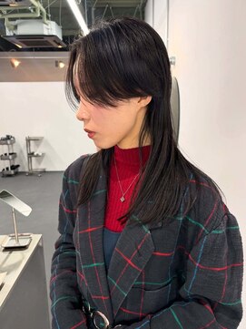 ロングウルフ/ウルフカット/黒髪ウルフ/前髪なし/センターパート