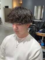 ハイプ(HYPE)&nbsp;フェザーパーマ/センターパート/シャドウパーマ/眉毛