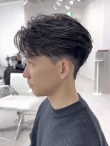 リヴ オオサカ(LIV OSAKA) フェザーパーマフェザーショートセンターパート