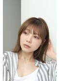 表参道酸性ストレート艶髪ミディアムレイヤーアッシュグレー30代