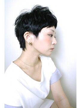 レンジシ オモテサンドウ(RENJISHI omotesando) 黒髪耳だしショート《RENJISHI》
