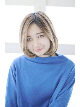 ゴッドハンド 横浜店 かきあげ前髪のハイトーンワンカールスタイル