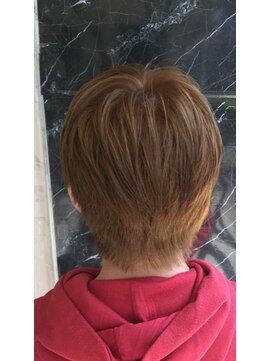 スムース(Smooth) 赤味を押さえたナチュラルブラウン。