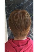 赤味を押さえたナチュラルブラウン。
