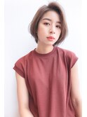 ひし形シルエットの大人ショートボブ